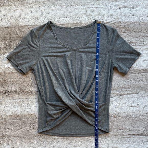 Lululemon Crescent Tee Silver in Heathered Black - Picture 6 of 10